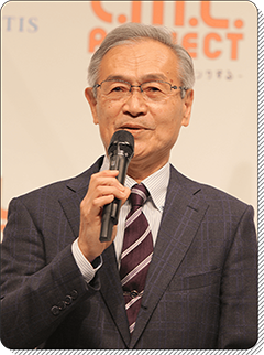 インタビューを受ける田村さんの画像